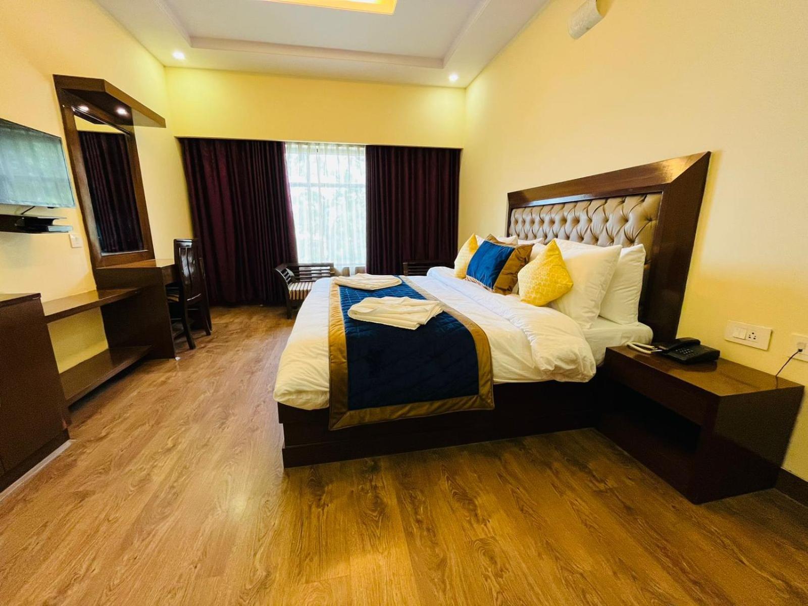 The Ashoka Inn 300Mts Walkable From Mall Road シムラー エクステリア 写真